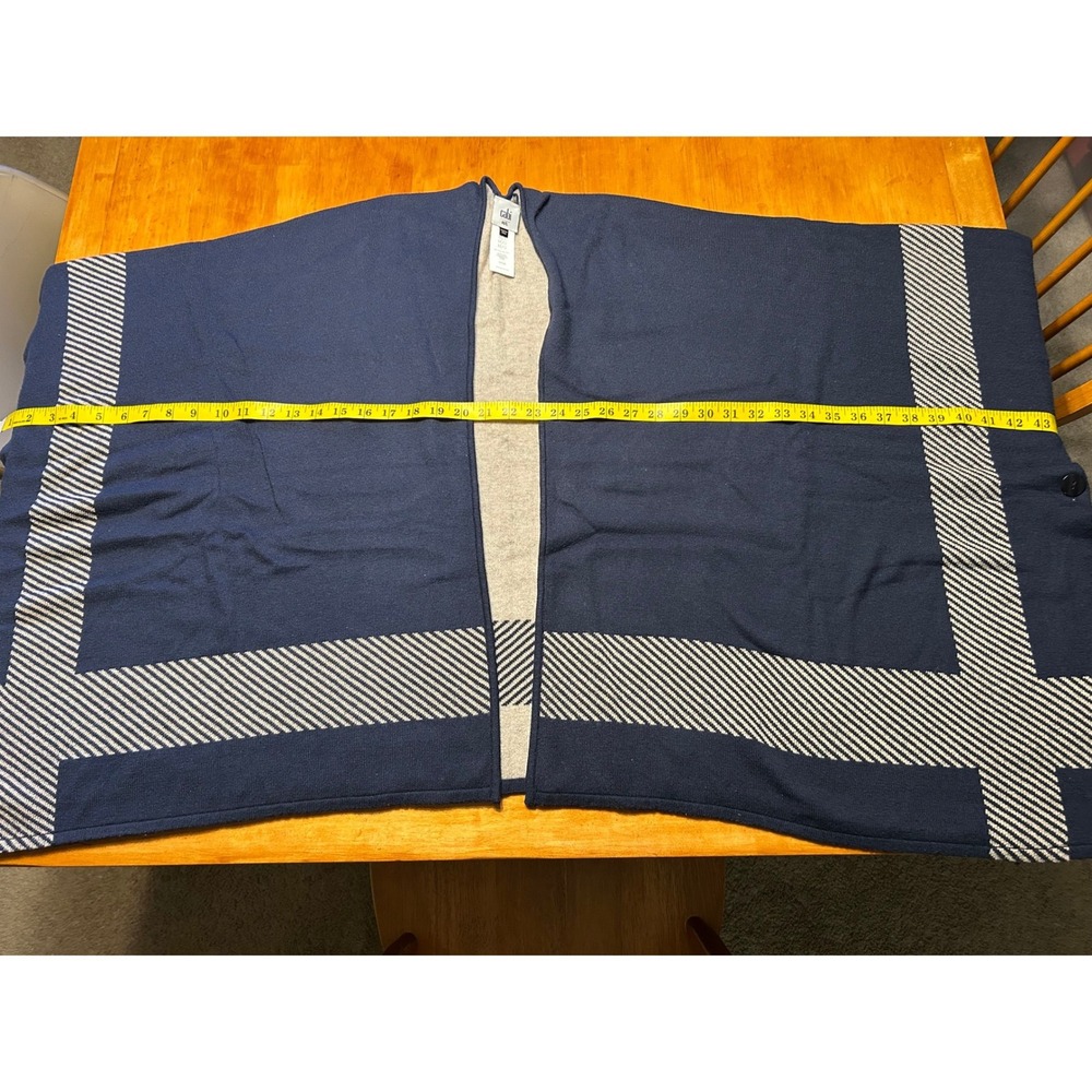 Cabi Navy Blue Oatmeal Beige Reversible Poncho Sweater Wrap M/L 3163 Striped - Picture 5 of 11
